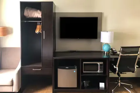 2 Queen Beds